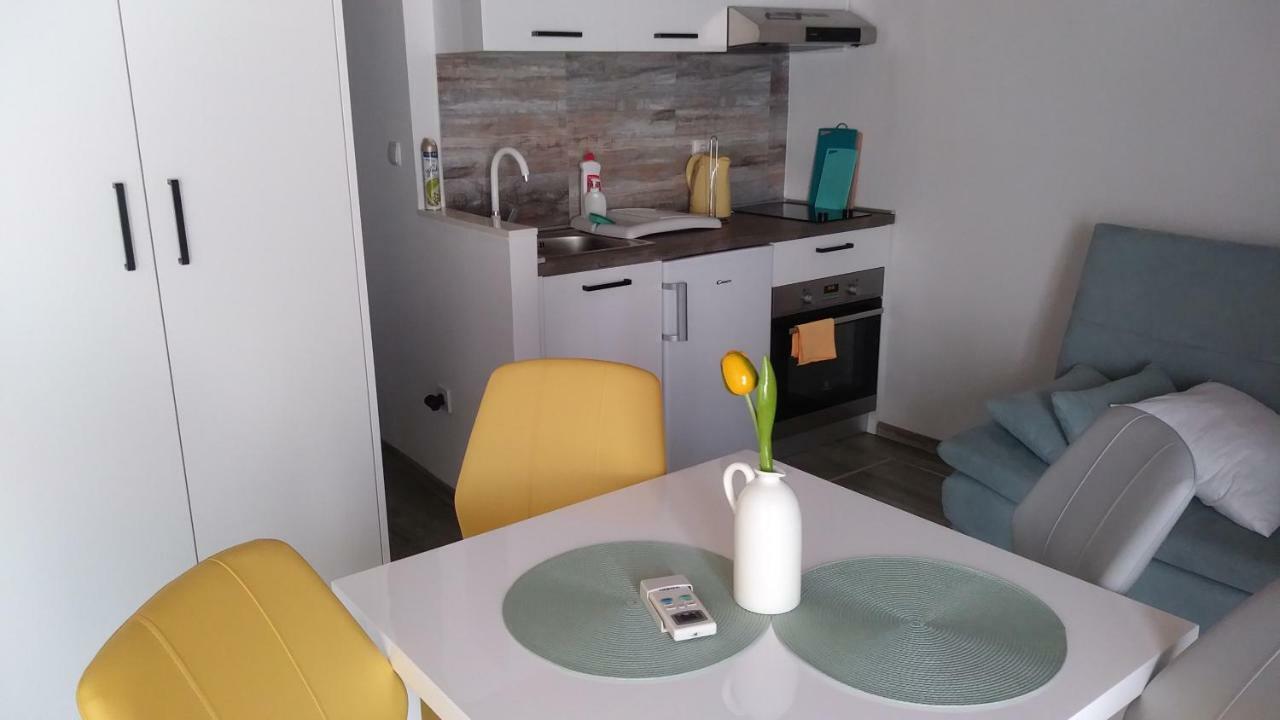 Fina M Studio Apartman กาลี ภายนอก รูปภาพ