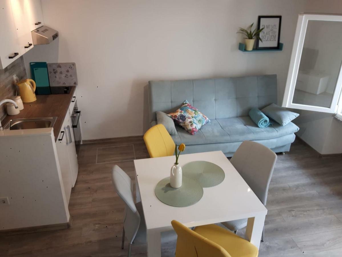 Fina M Studio Apartman กาลี ภายนอก รูปภาพ